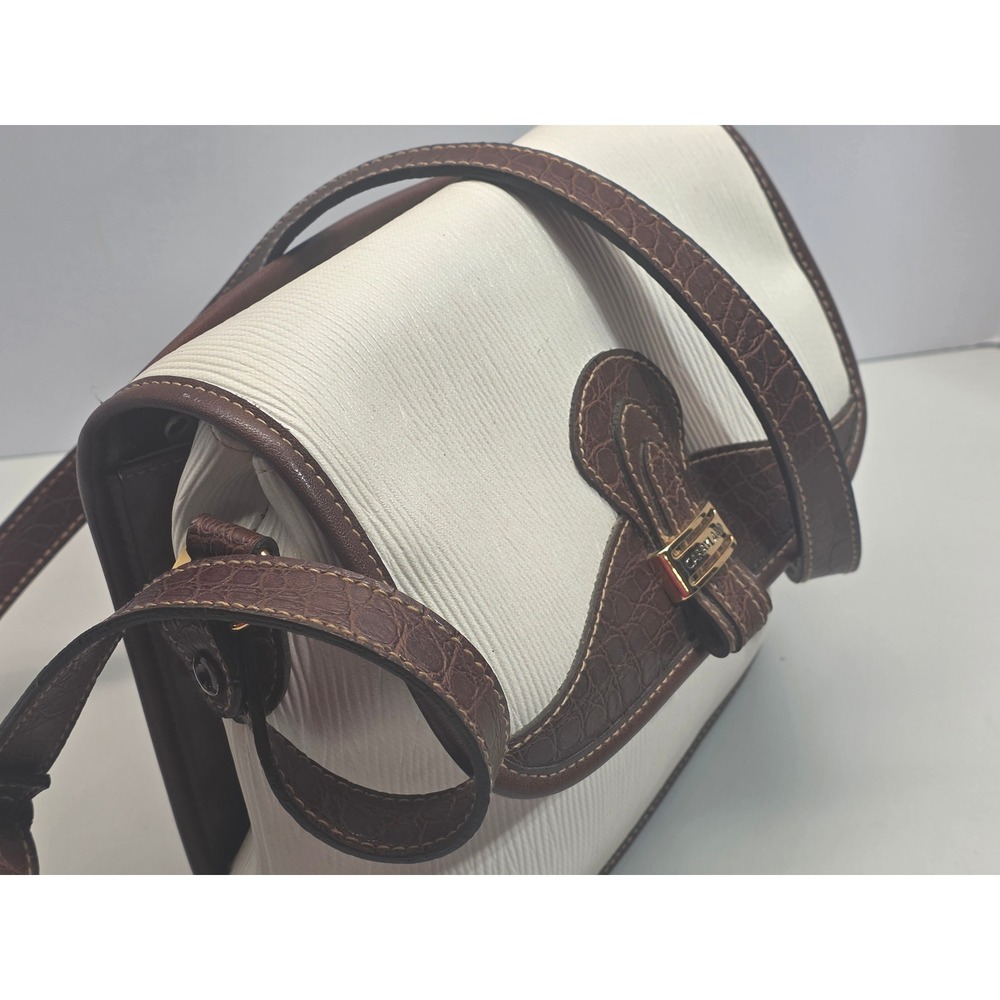 Carryland Womens White Ribbed Brown Croc Trim Crossbody Bag Organizer Purse